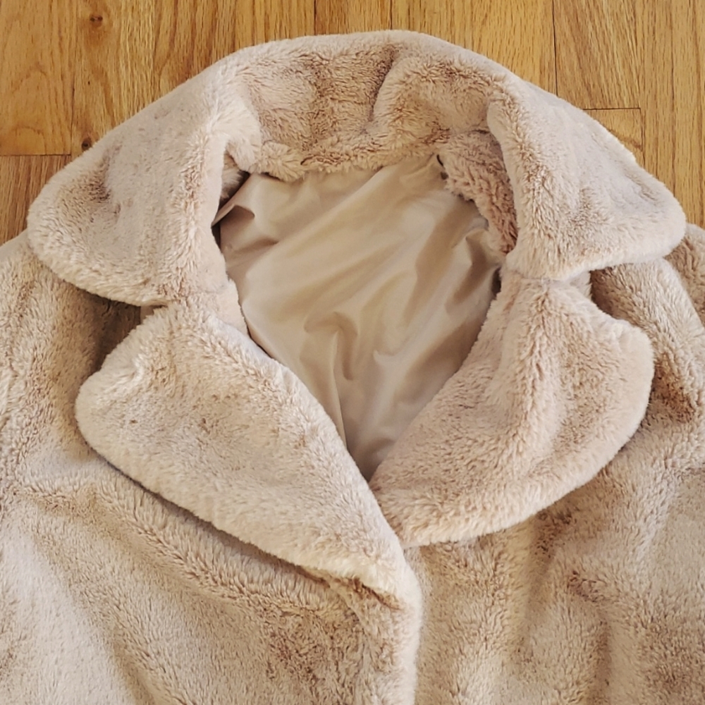 Reversible beige faux fur coat